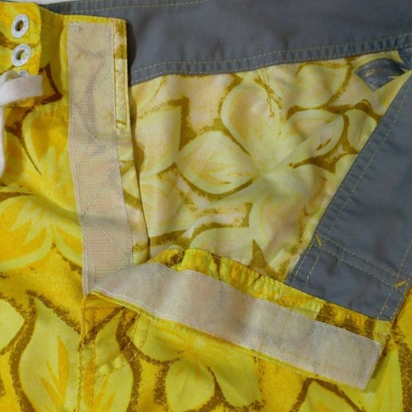 Rip Curl Yellow Floral Size 36 Board Shorts - Picture 6 of 9